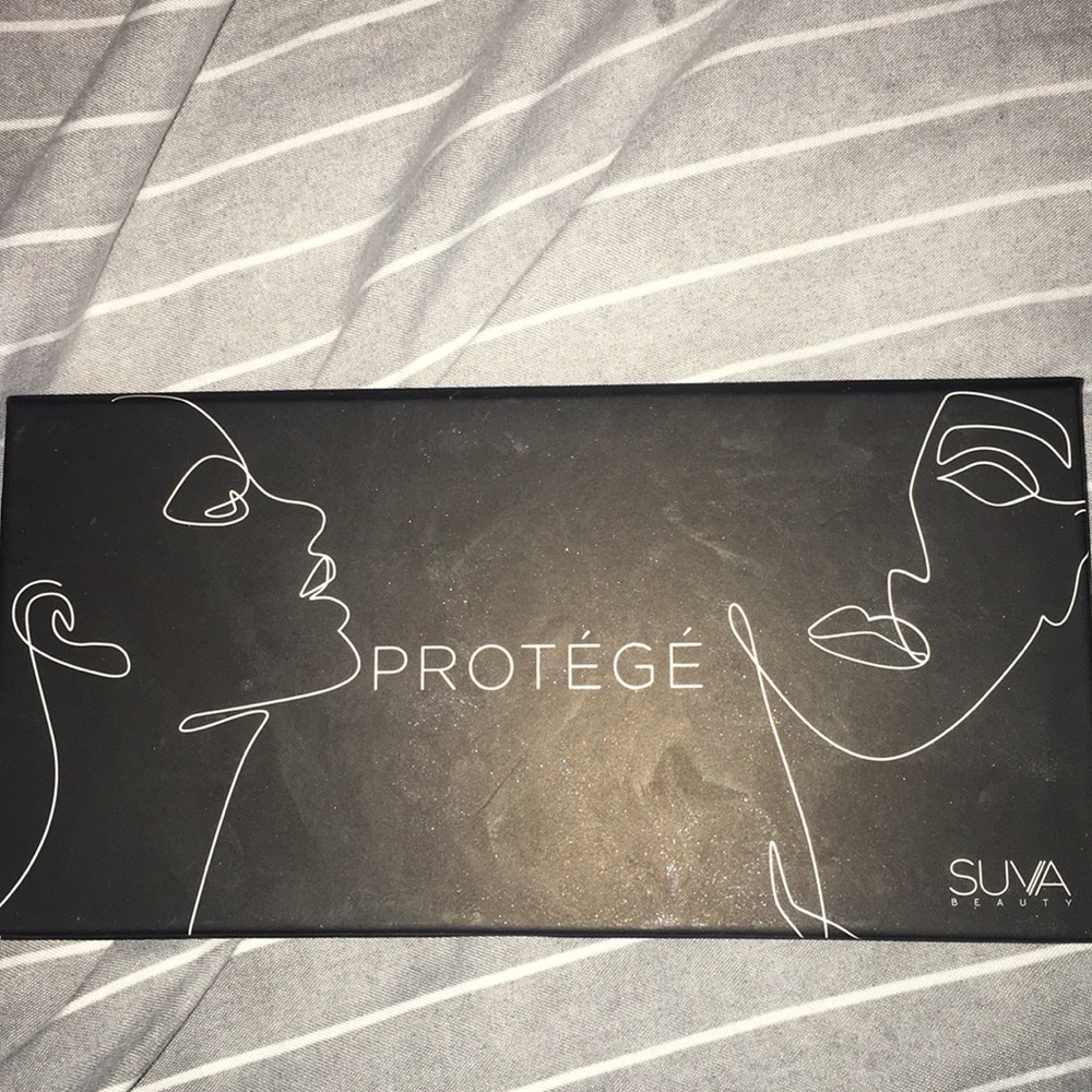 Protege Suva eyeshadow palette
